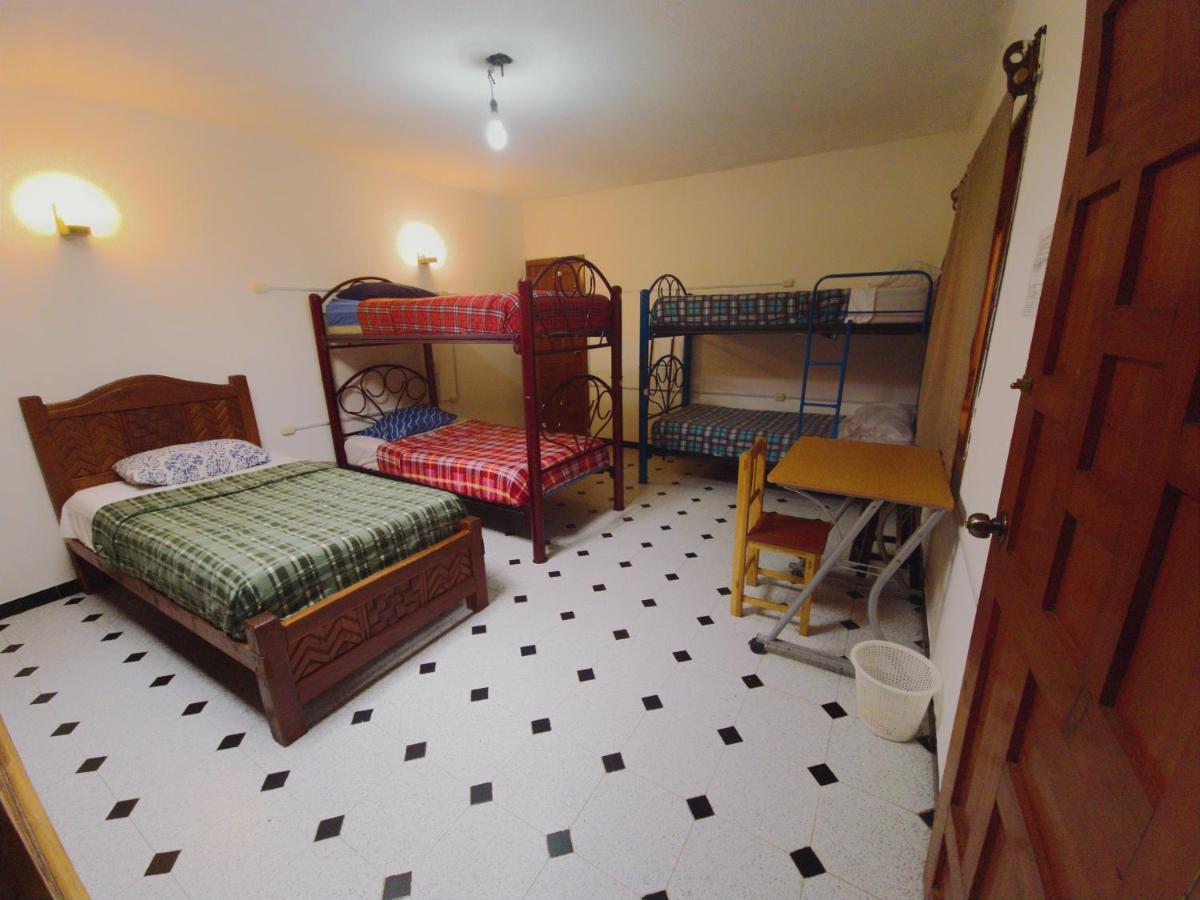 Lipi House Hostel ซานกริสโตบัล เด ลาสกาซาส ภายนอก รูปภาพ
