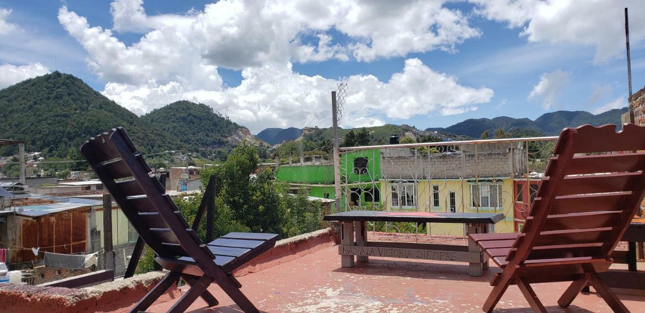 Lipi House Hostel ซานกริสโตบัล เด ลาสกาซาส ภายนอก รูปภาพ